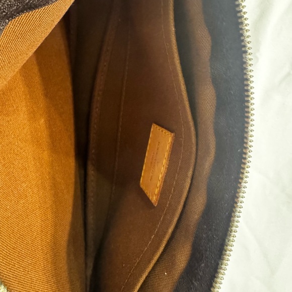 Louis Vuitton Mini Pochette with coin purse and pink strap. - Picture 4 of 9